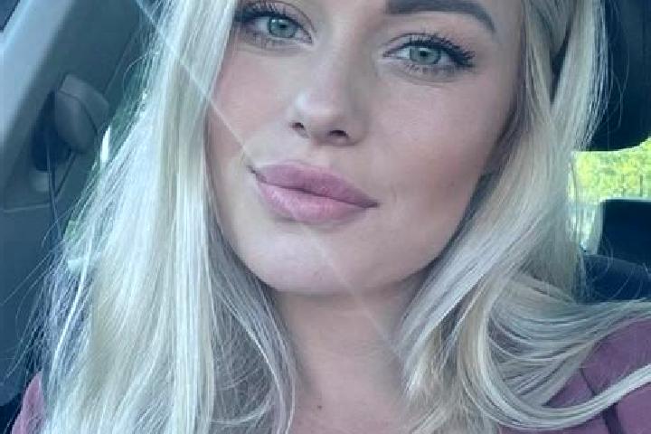 Madison, 38, a blonde hazel-eyed mixed companion based in Castrillo de Don Juan. Offering Erotic Massage, Domination, Girlfriend Experience. Available for in...