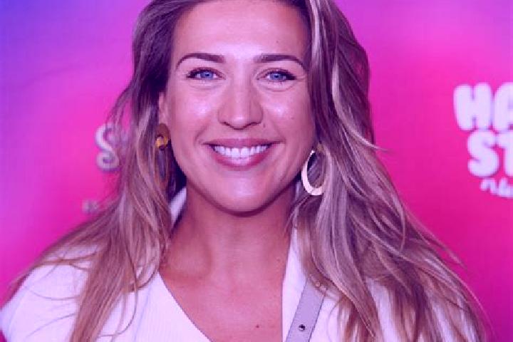 Madison, 38 — Escort in Op Buuren, Netherlands