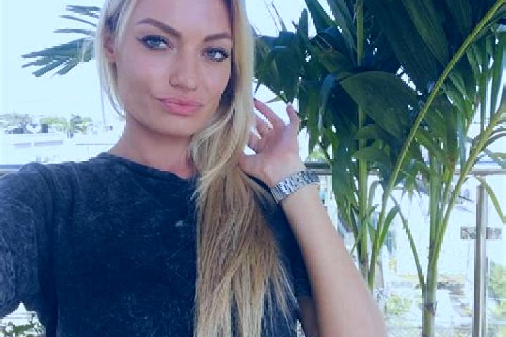 Madison, 39, a dark blonde amber-eyed caribbean companion based in Klinca Sela. Offering Striptease, A-Level, GFE, Erotic Massage, Dinner Date. Available for...