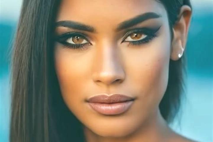 Maya, 20, a auburn amber-eyed latina companion based in Bee. Offering Striptease, Erotic Massage, BDSM. Available for incall and outcall, overnight bookings ...