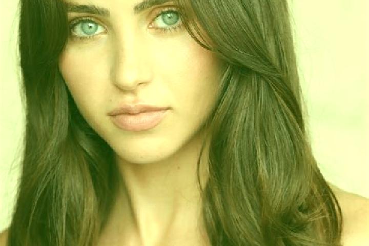 Maya, 20, a auburn brown-eyed latina companion based in Mata de Platano. Offering 69, Roleplay, Overnight. Available for incall and outcall, overnight bookin...