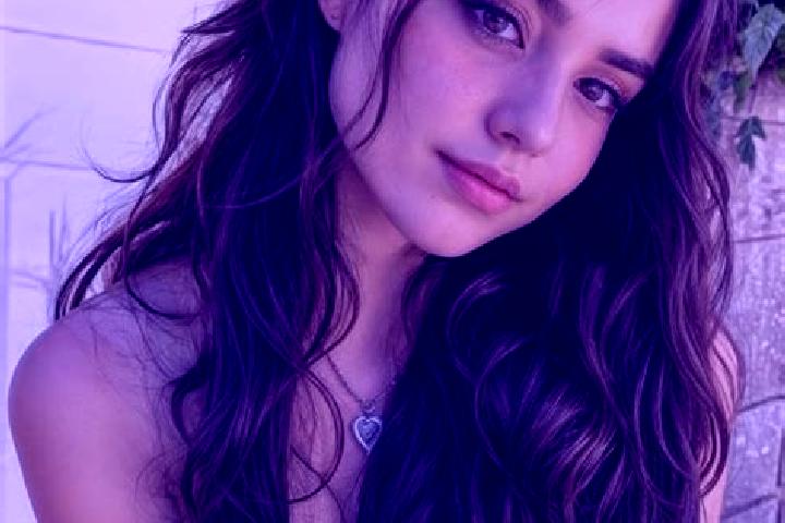 Maya, 20, a auburn hazel-eyed mixed companion based in Bruff. Offering Prostate Massage, Deep French Kissing, Roleplay, Dinner Date, Tantra. Available for in...