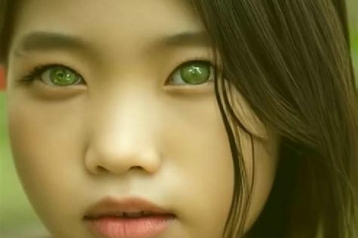 Maya, 20, a dark blonde green-eyed asian companion based in Cerano. Offering Dinner Date, Overnight. Available for incall and outcall, day and evening dates.