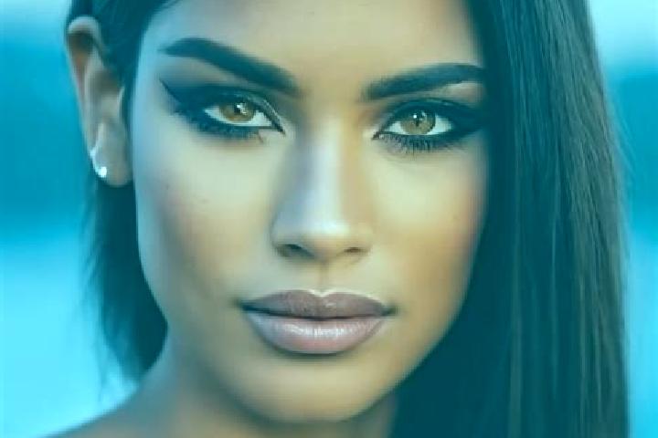 Maya, 20, a red green-eyed latina companion based in Westwood. Offering Dinner Date, Duos, Striptease, Travel Companion, Couples. Available for incall and ou...