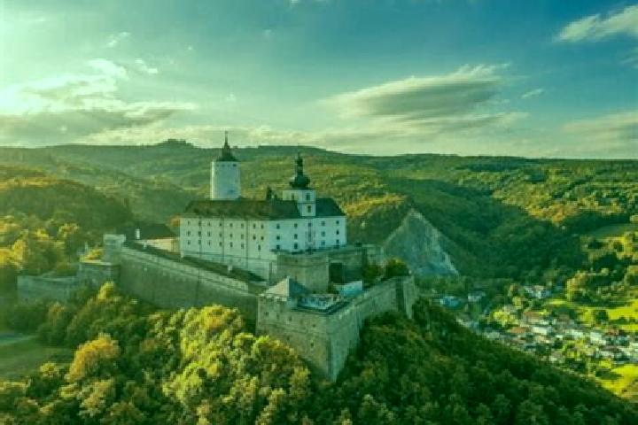 Maya, 20 — Escort in Forchtenstein, Austria