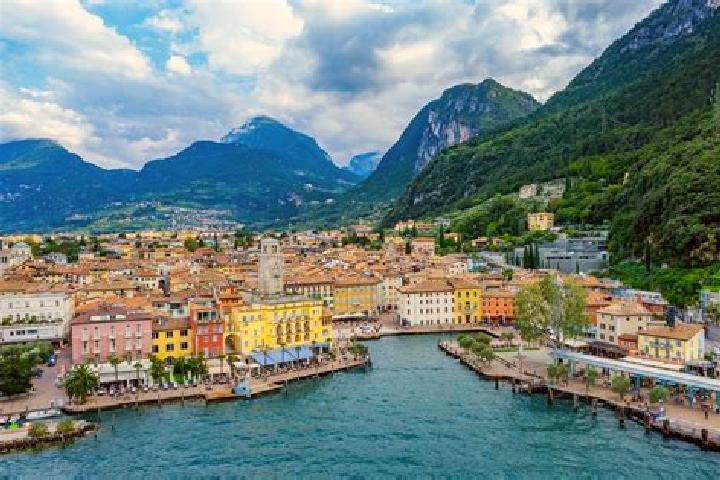 Maya, 20 — Escort in Riva del Garda, Italy