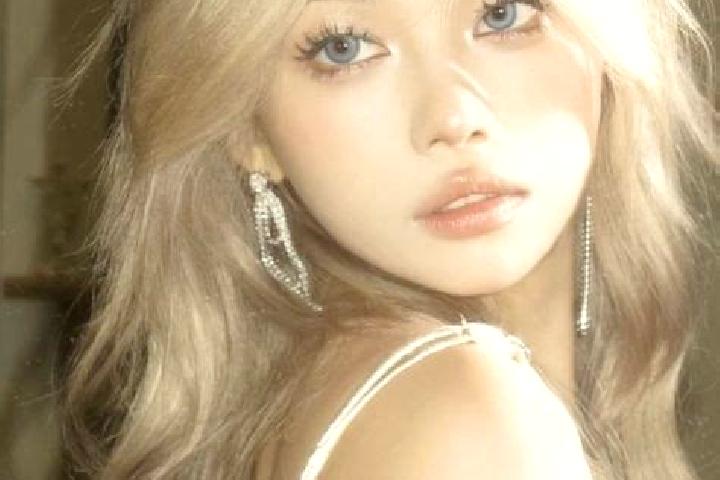 Maya, 21, a blonde blue-eyed asian companion based in Emu Plains. Offering Dinner Date, Party Girl, OWO, Domination. Available for incall and outcall, overni...