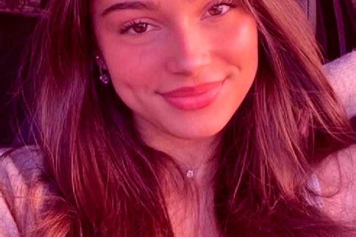 Maya, 21, a chestnut hazel-eyed caucasian companion based in Sosnowica. Offering Couples, Duos, A-Level, Party Girl. Available for incall and outcall, day an...