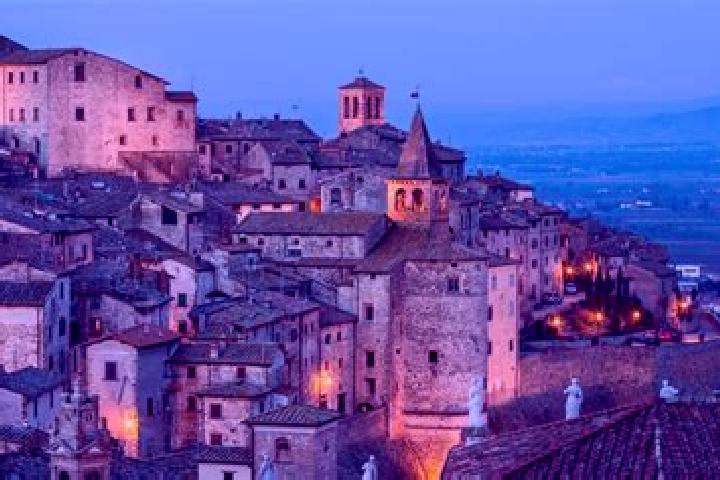 Maya, 21 — Escort in Anghiari, Italy