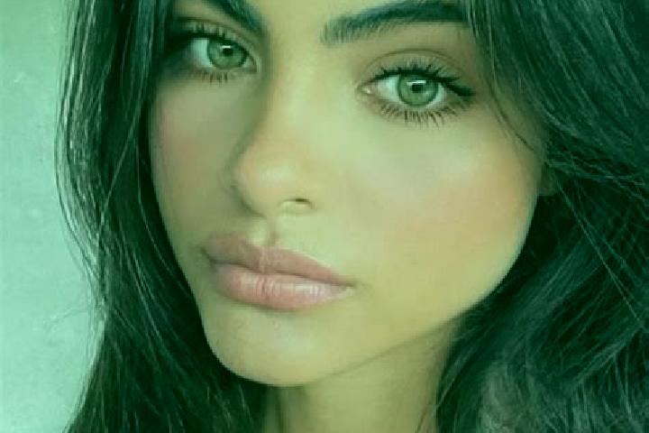 Maya, 22, a brunette dark-eyed indian companion based in Agkistri. Offering Dinner Date, Striptease, Erotic Massage. Available for incall and outcall, day an...