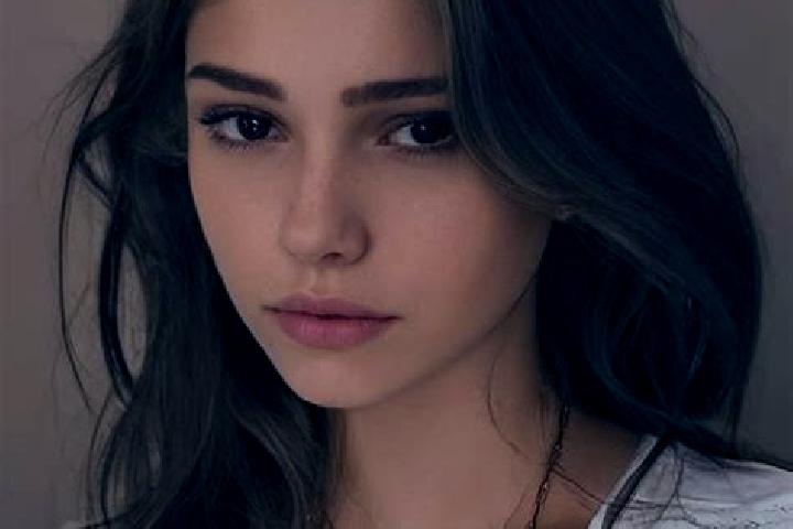 Maya, 22, a brunette hazel-eyed slavic companion based in Ponti. Offering Girlfriend Experience, Massage, Erotic Massage. Available for incall and outcall, d...