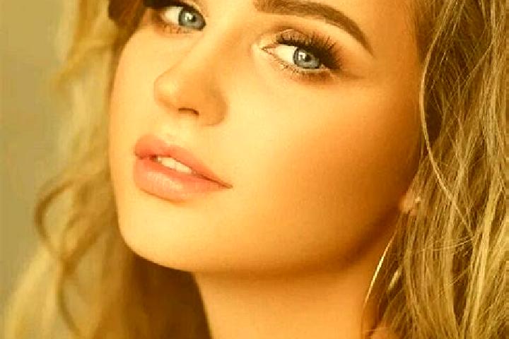 Maya, 22, a dark blonde blue-eyed european companion based in Fuxi. Offering CIM, Party Girl, BDSM. Available for incall and outcall, overnight bookings avai...