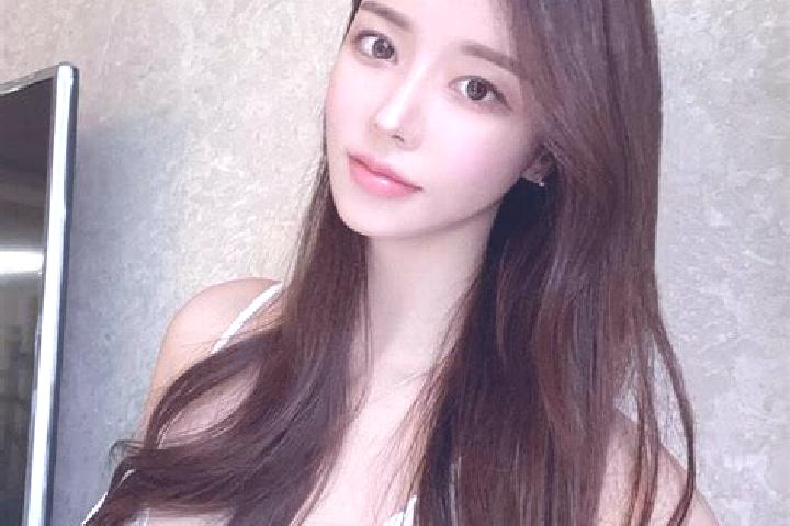 Maya, 22 — Escort in Aqsu, China