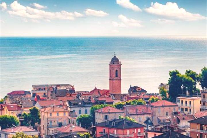 Maya, 22 — Escort in Cupra Marittima, Italy