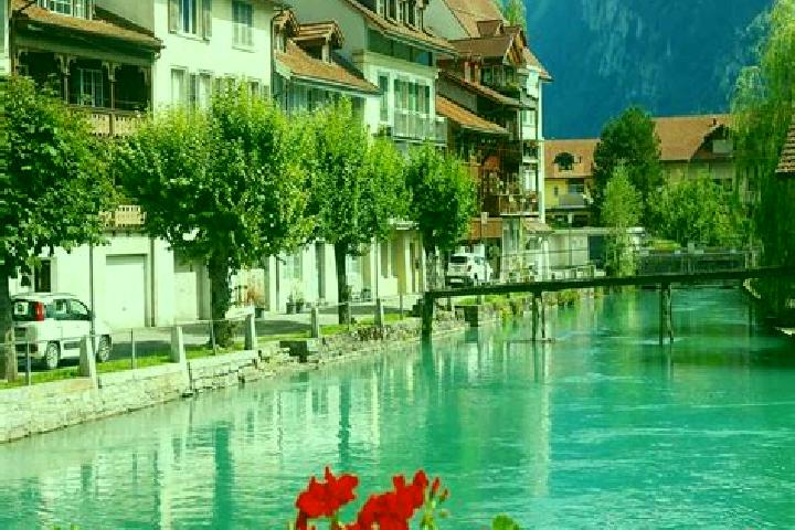 Maya, 22 — Escort in Oberhittnau, Switzerland
