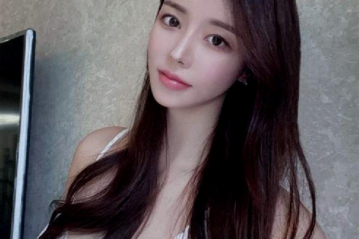 Maya, 22 — Escort in Qikeshu, China