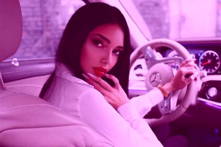 Maya, 22 — Escort in Sobinka, Russia