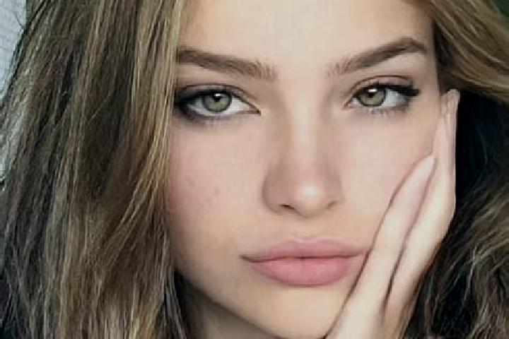 Maya, 23, a blonde hazel-eyed caucasian companion based in Daix. Offering CIM, Deep French Kissing. Available for incall and outcall, day and evening dates.