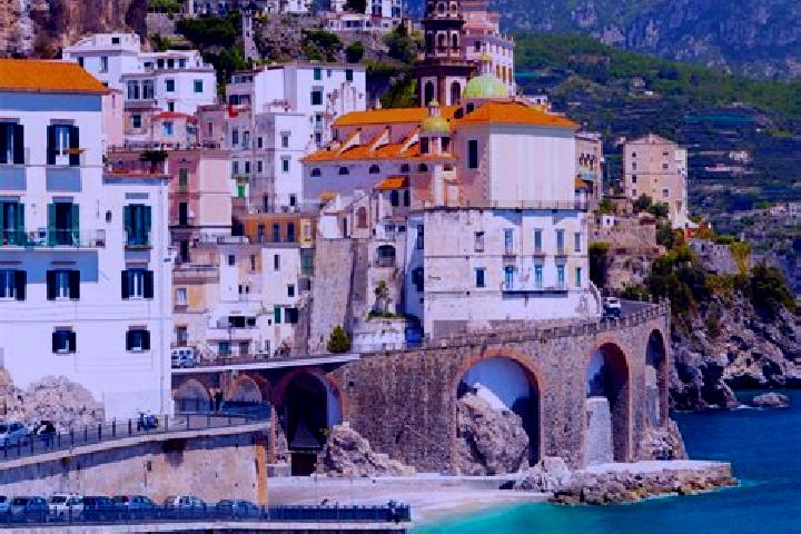 Maya, 23 — Escort in Aurano, Italy