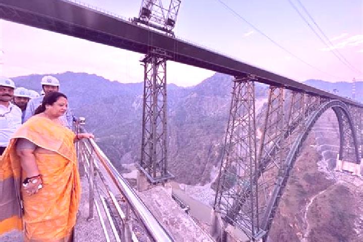 Maya, 23 — Escort in Hatta, India