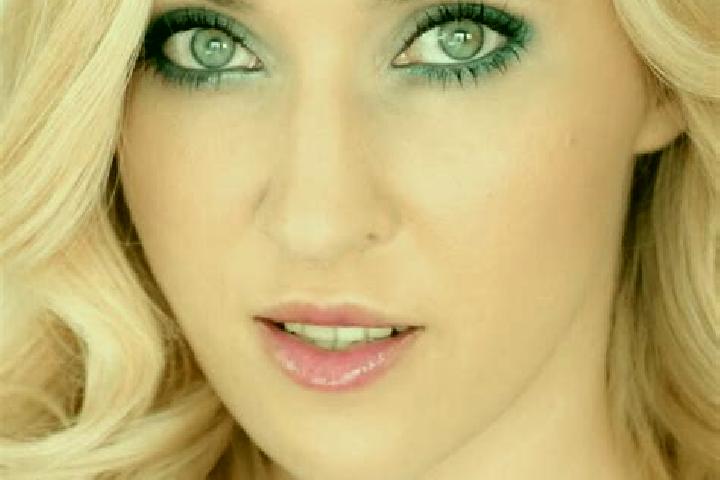 Maya, 24, a blonde green-eyed caucasian companion based in Copacabana. Offering GFE, Roleplay, Girlfriend Experience, Erotic Massage. Available for incall an...