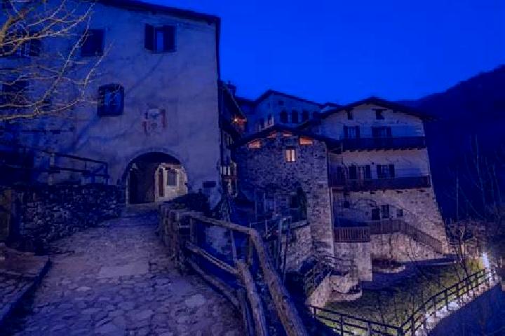 Maya, 24 — Escort in Camerata Cornello, Italy