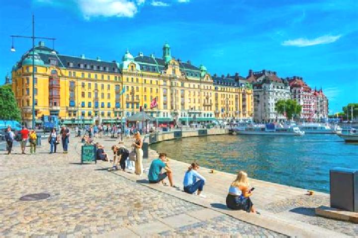 Maya, 25 — Escort in Stroevelstorp, Sweden
