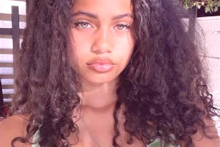 Maya, 26, a chestnut green-eyed mixed companion based in Pielesti. Offering Duos, BDSM, Party Girl. Available for incall and outcall, overnight bookings avai...