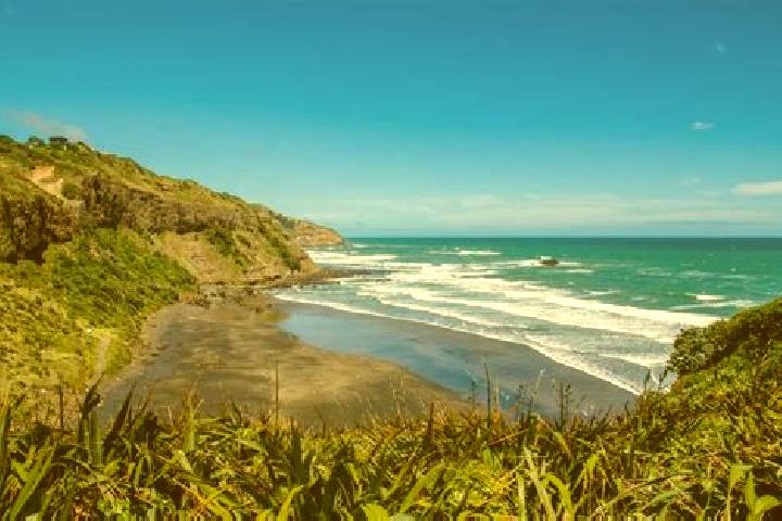 Maya, 26 — Escort in Muriwai Beach, New Zealand