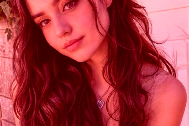 Maya, 27, a auburn amber-eyed middle eastern companion based in Castelcovati. Offering Erotic Massage, Domination, Striptease. Available for incall and outca...