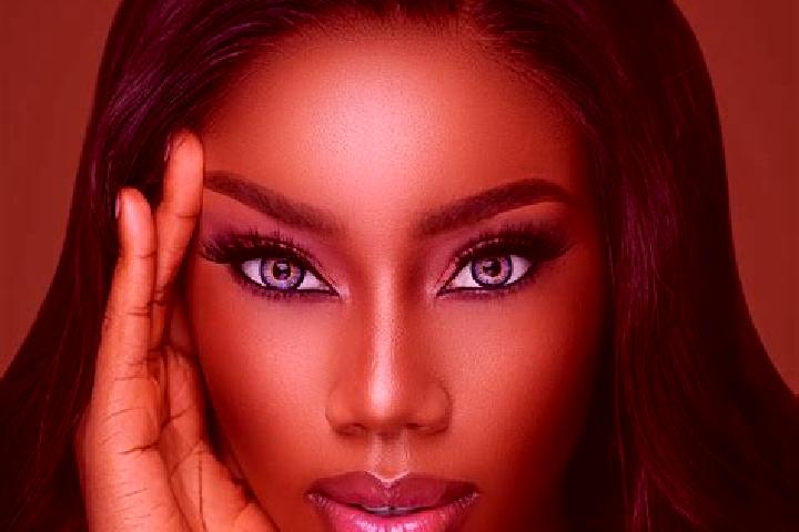 Maya, 27, a auburn blue-eyed ebony companion based in Namest na Hane. Offering Erotic Massage, Striptease, BDSM, OWO. Available for incall and outcall, day a...