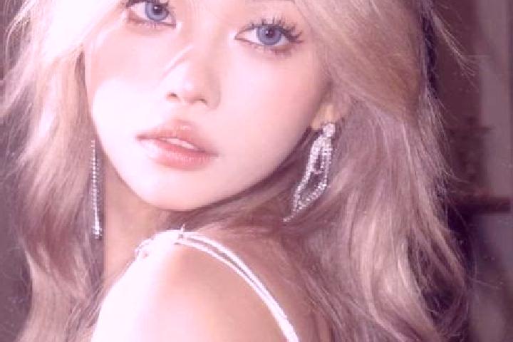 Maya, 27, a blonde blue-eyed asian companion based in Nava de Francia. Offering Roleplay, Deep French Kissing, Striptease, Tantra, Overnight. Available for i...