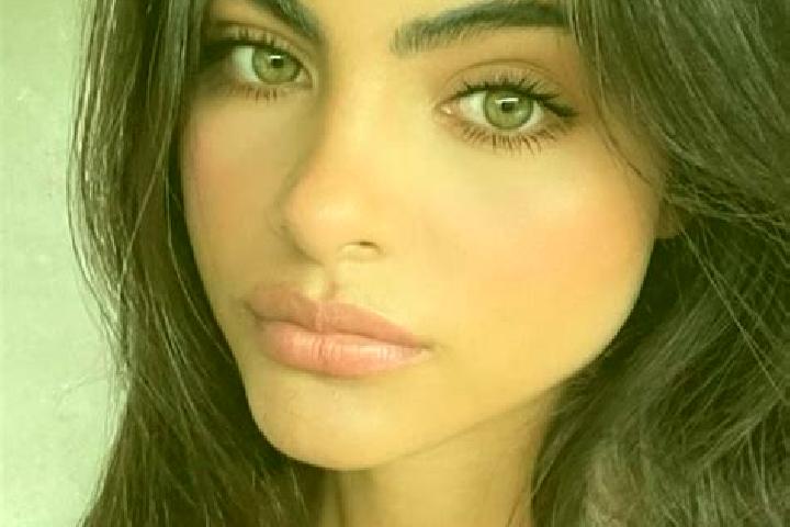 Maya, 27, a brunette dark-eyed middle eastern companion based in Cornimont. Offering 69, Massage, Erotic Massage. Available for incall and outcall, overnight...