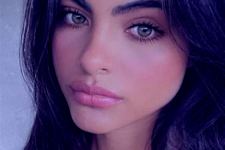 Maya, 27, a brunette dark-eyed mixed companion based in Massa Finalese. Offering CIM, Deep French Kissing, Girlfriend Experience. Available for incall and ou...