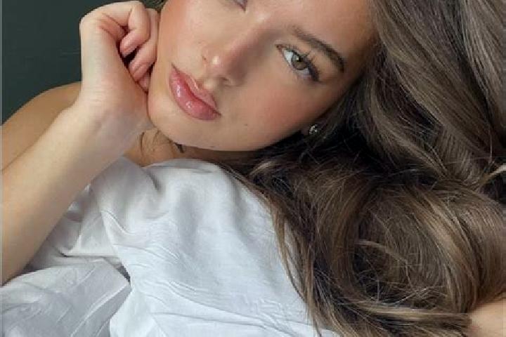 Maya, 27, a brunette hazel-eyed slavic companion based in Yzeures-sur-Creuse. Offering Massage, Party Girl, Duos. Available for incall and outcall, overnight...