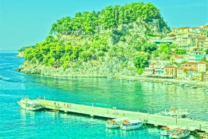 Maya, 27 — Escort in Anthousa, Greece