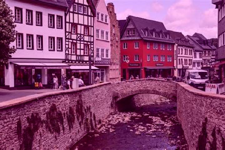 Maya, 27 — Escort in Bad Muenstereifel, Germany
