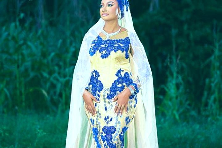 Maya, 27 — Escort in Safana, Nigeria