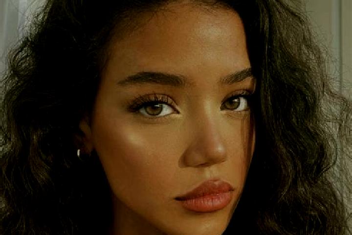 Maya, 28, a black brown-eyed caucasian companion based in Mirongani. Offering Striptease, Couples, Duos. Available for incall and outcall, day and evening da...