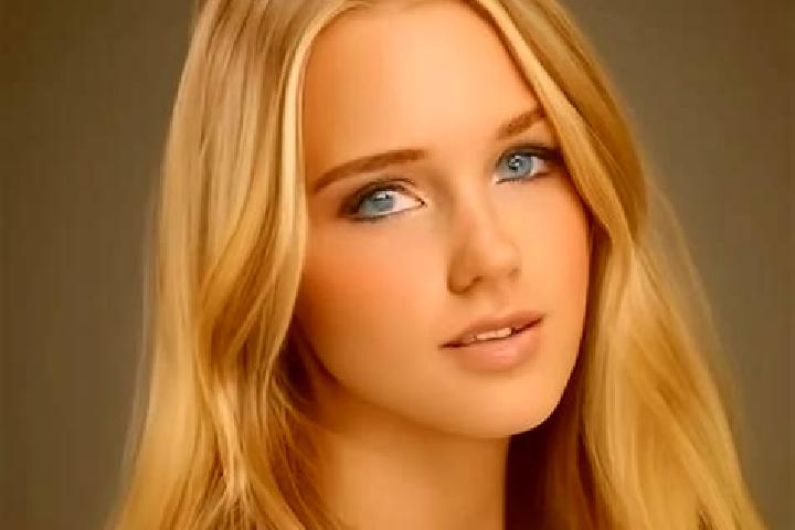 Maya, 28, a blonde grey-eyed mediterranean companion based in Yvoir. Offering Massage, Girlfriend Experience, Erotic Massage, Dinner Date. Available for inca...