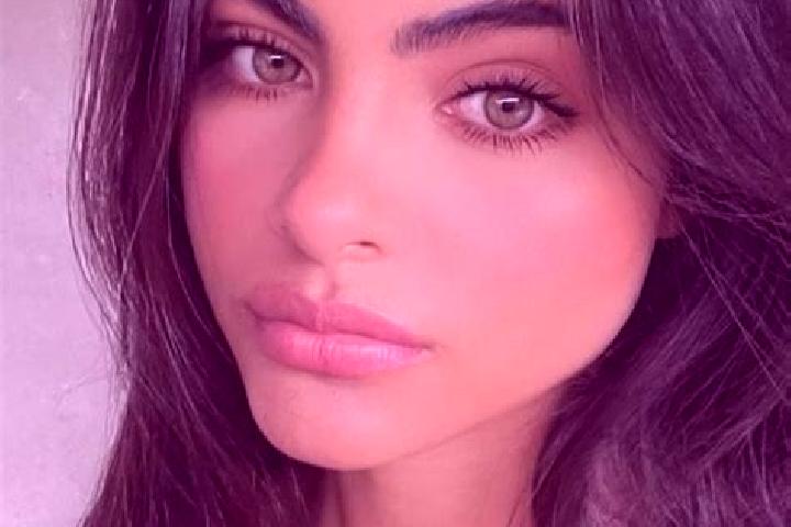 Maya, 28, a chestnut green-eyed indian companion based in Park Ridge. Offering Duos, Dinner Date, Overnight, Tantra. Available for incall and outcall, overni...