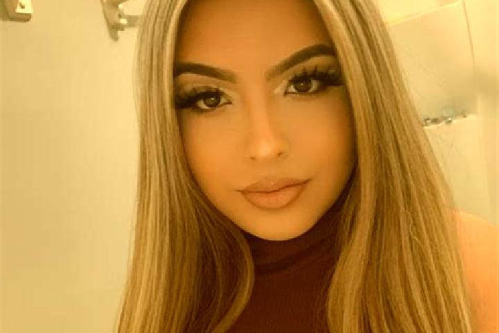 Maya, 29, a blonde brown-eyed latina companion based in Tullow. Offering BDSM, Couples. Available for incall and outcall, day and evening dates.