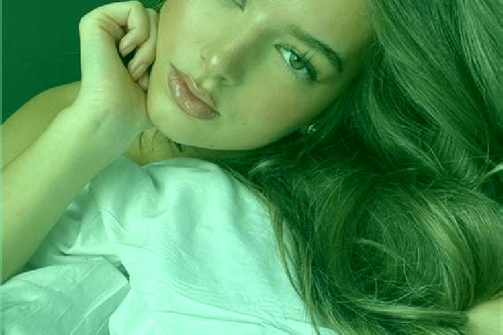 Maya, 29, a chestnut grey-eyed latina companion based in Anzin-Saint-Aubin. Offering Massage, GFE, CIM. Available for incall and outcall, day and evening dates.