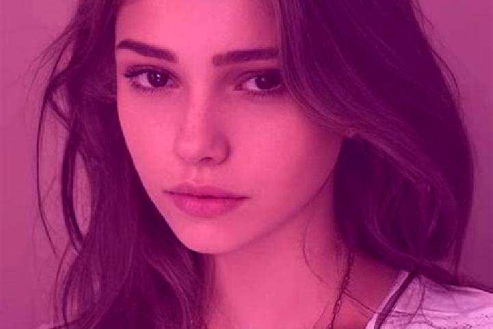 Maya, 29, a chestnut grey-eyed slavic companion based in Zona 179. Offering Erotic Massage, GFE, Striptease. Available for incall and outcall, day and evenin...