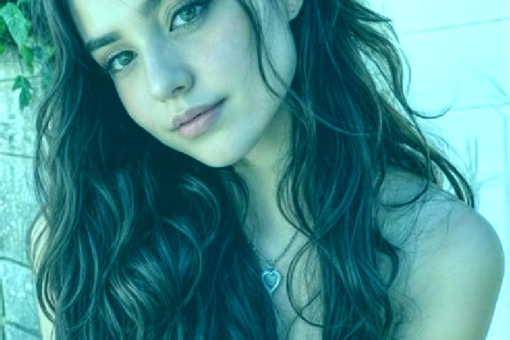 Maya, 30, a brunette hazel-eyed middle eastern companion based in Sitia. Offering Domination, Party Girl, Couples, Tantra. Available for incall and outcall, ...