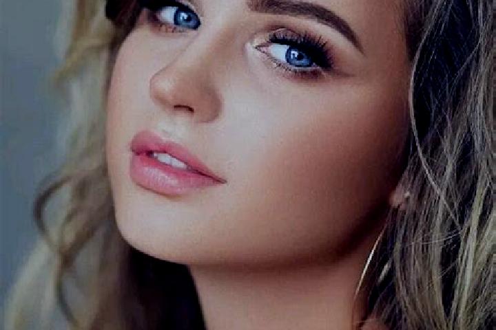 Maya, 30, a dark blonde blue-eyed caribbean companion based in Romanasi. Offering Domination, Party Girl, Prostate Massage, Girlfriend Experience, Duos. Avai...