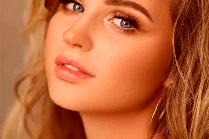 Maya, 30, a dark blonde blue-eyed slavic companion based in Tresna. Offering GFE, Couples. Available for incall and outcall, day and evening dates.
