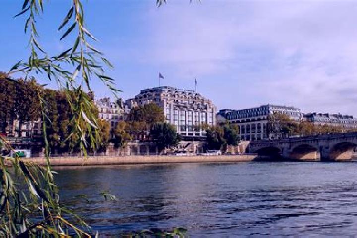 Maya, 30 — Escort in Cheval-Blanc, France