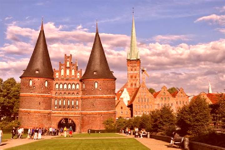 Maya, 30 — Escort in Lubeck, United States
