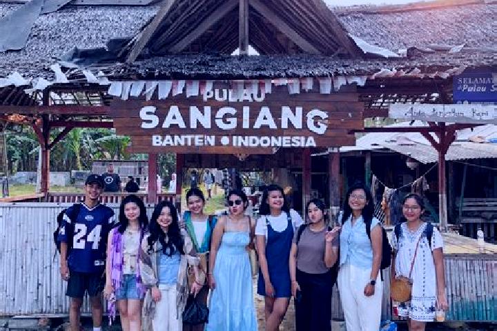 Maya, 30 — Escort in Sangiang, Indonesia